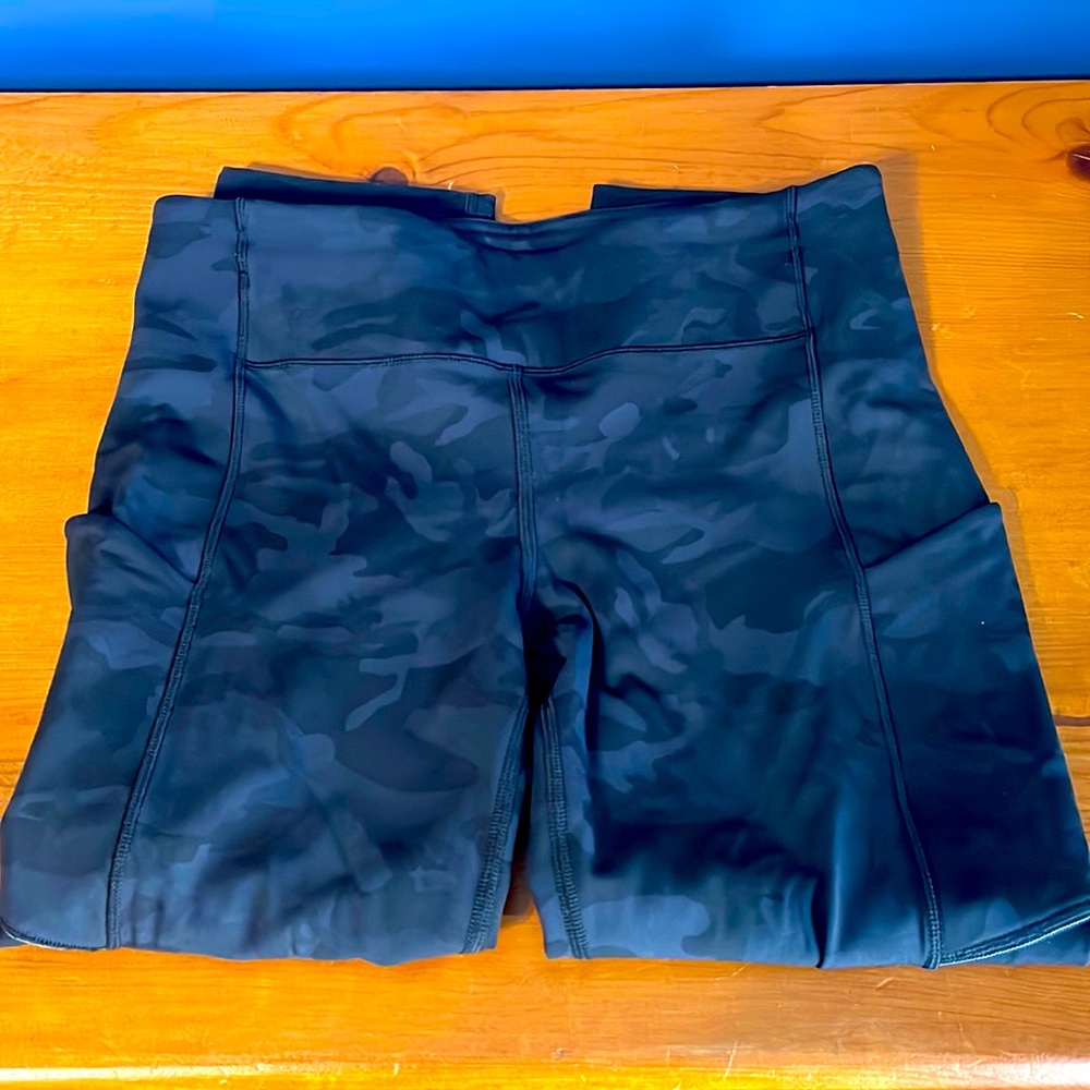 Lululemon Capri Pants - Excellent Condition!